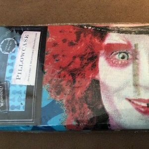 NIB johnny Depp Alice In Wonderland Pillowcase